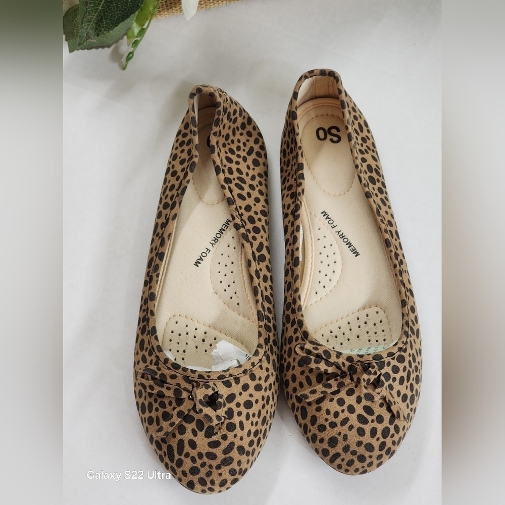 Kohl's Tan and Black Leopard Print Flats
